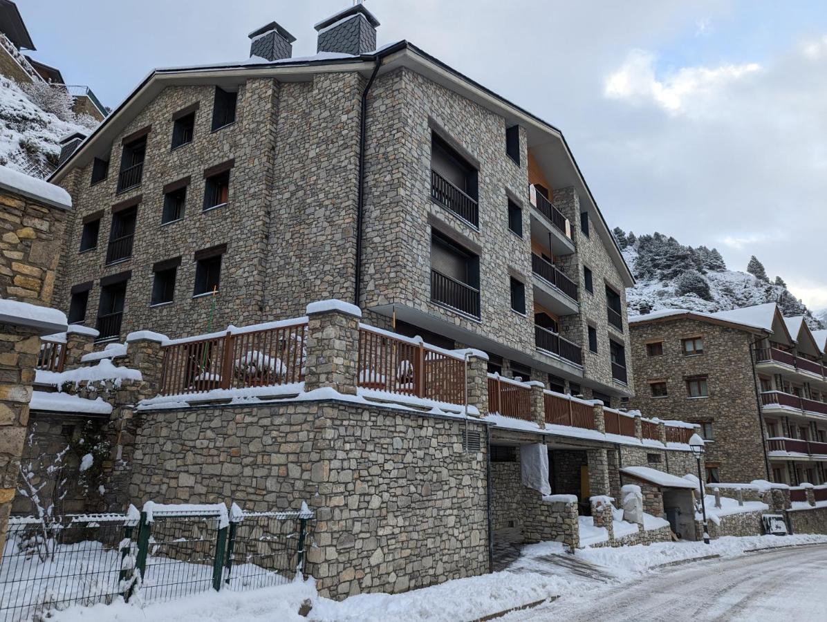 Spacious Modern Attic El Tarter, Andorra Apartamento